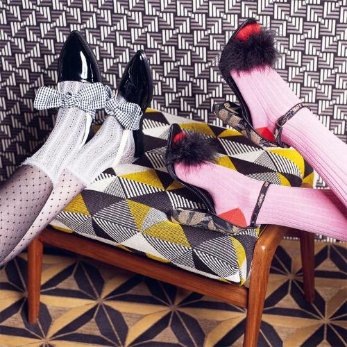 Можно ли носить гольфы поверх колготок. Носки с колготками: спорно, но можно!