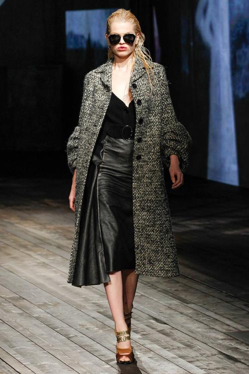 С какой обувью носить пальто в 2022 году. Как правильно подобрать пальто 15 С какой обувью носить пальто в 2022 году. Как правильно подобрать пальто 15