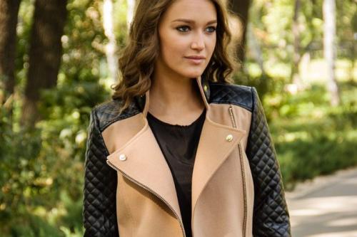 Бежевое пальто сочетание цветов. Бежевое пальто: с чем носить, как сочетать