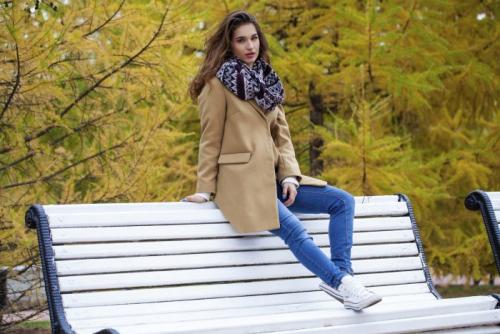 Бежевое пальто сочетание цветов. Бежевое пальто: с чем носить, как сочетать