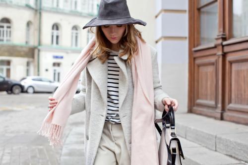 Серое пальто с чем носить шарф. Выбираем цвет аксессуара