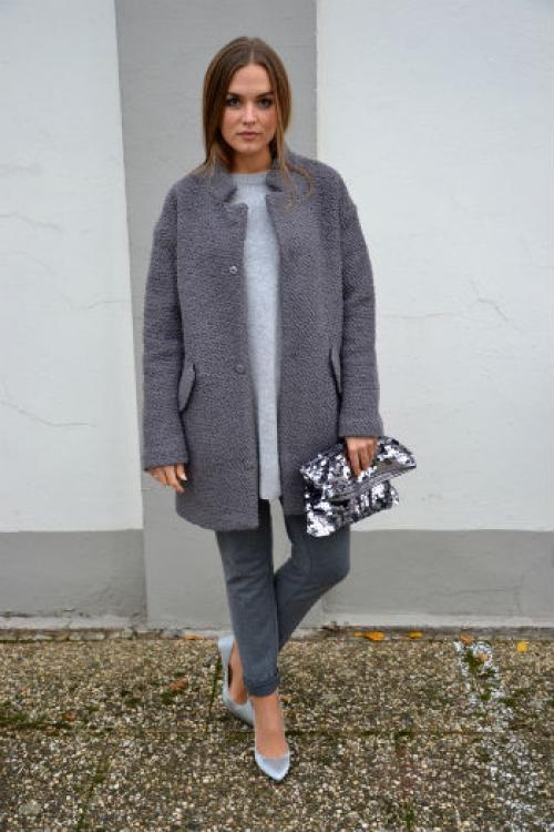 С чем носить серое пальто 2022. Серое женское пальто или с чем носить серое пальто (рекомендации стилистов)