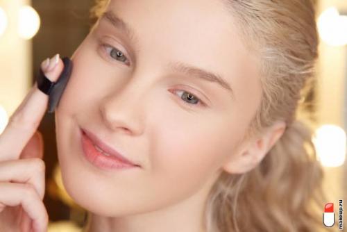 Какой цвет румян выбрать по цвету глаз. Какие цвета румян подходят блондинкам?