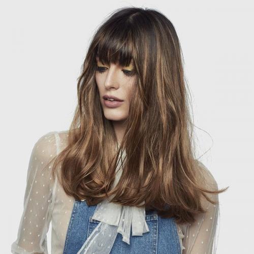 Какие продукты нужно использовать для ТЕМНОГО мелирования на светлые волосы. Техники окрашивания: как сделать белые пряди на темных волосах?