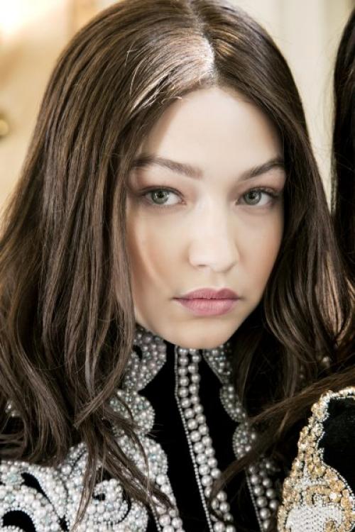 Как выбрать подходящую косметику для создания элегантного и стильного образа. Как подобрать макияж с учетом внешности?