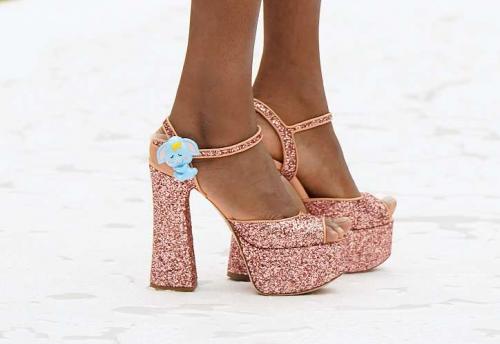 Самая модная обувь сезона. Модная обувь весна-лето 2022