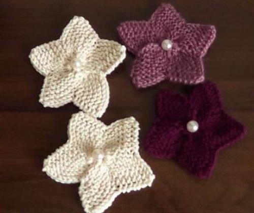 Что такое вязаные ЦВЕТЫ. Учимся вязать ЦВЕТЫ спицами, простые и сложные