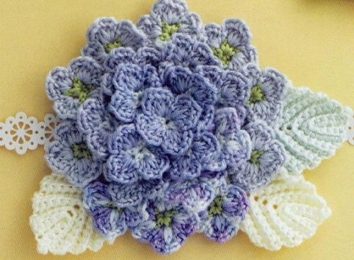Можно ли сделать вязаные ЦВЕТЫ из любого материала. Схемы и описание вязания простых красивых цветов крючком