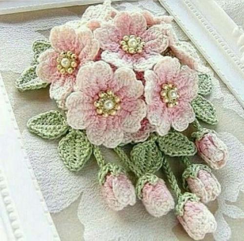 Можно ли сделать вязаные ЦВЕТЫ из любого материала. Схемы и описание вязания простых красивых цветов крючком