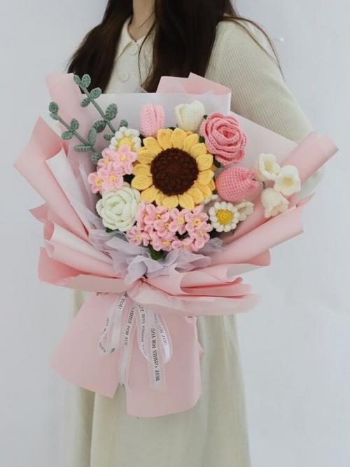 Какие виды вязаний можно использовать для создания вязаных цветов. Как я начала вязать ЦВЕТЫ из пряжи крючком