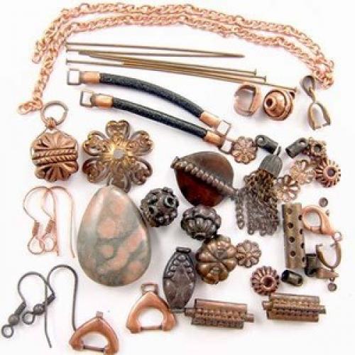 Как выбрать цвет бусин, чтобы они гармонировали с шапочкой. Cочетание цветов и материалов в изготовлении бижутерии