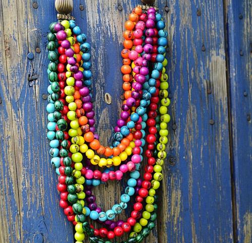 Как выбрать цвет бусин, чтобы они гармонировали с шапочкой. Cочетание цветов и материалов в изготовлении бижутерии