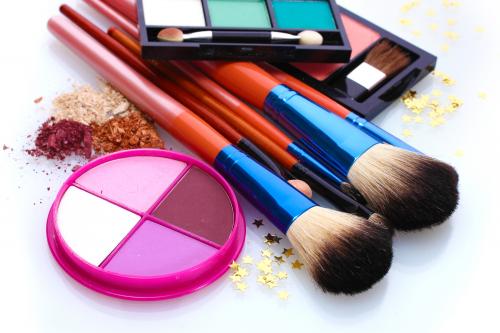 Хранение уходовой косметики. Правила хранения косметики, о которых мы часто забываем