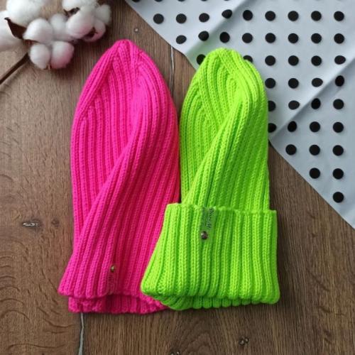 Легко украсить верх вязаной шапки: пошаговые инструкции 06