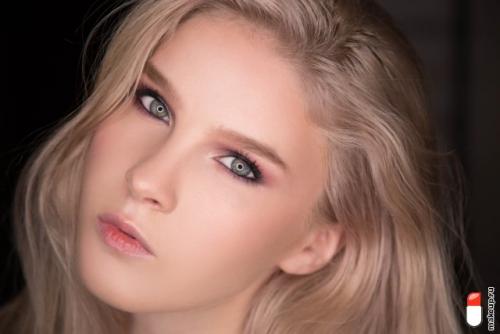 Как сделать красивый макияж глаз. Не требует жертв: как сделать красивый макияж глаз?