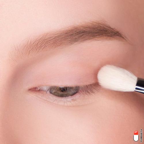 Как сделать красивый макияж глаз. Не требует жертв: как сделать красивый макияж глаз?