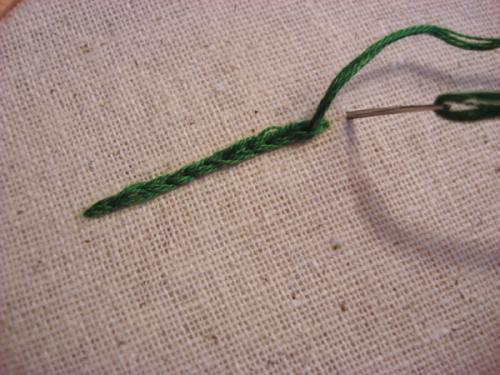 Мастер-класс: Как украсить вязаную шапку вышивкой 05