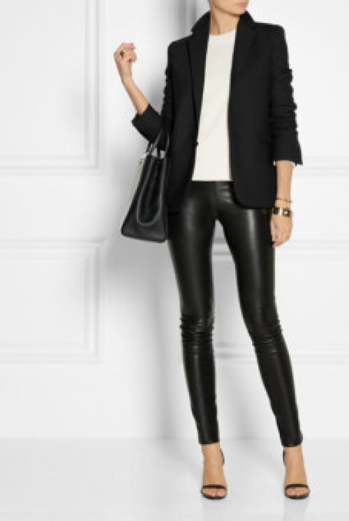 С чем носить замшевые легинсы. Правила составления ансамблей