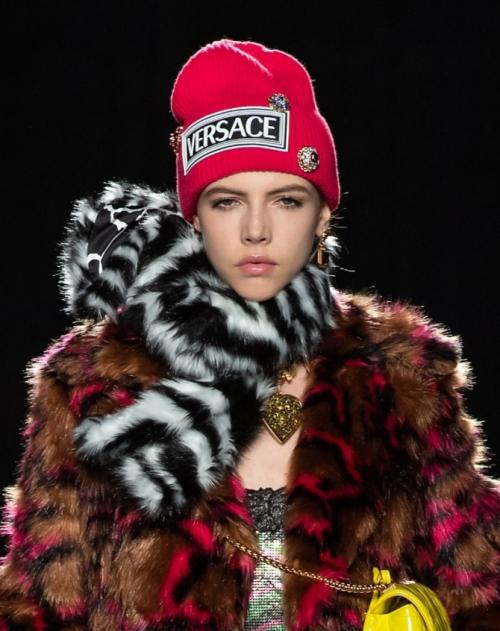 Какие сейчас модные тенденции в брошах для шапок? (What are the current trends in brooches for hats?). Стильная осень. Как выбирать броши для шапок и беретов