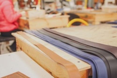 Мастер-класс: Как связать красивые украшения для шапок крючком 07