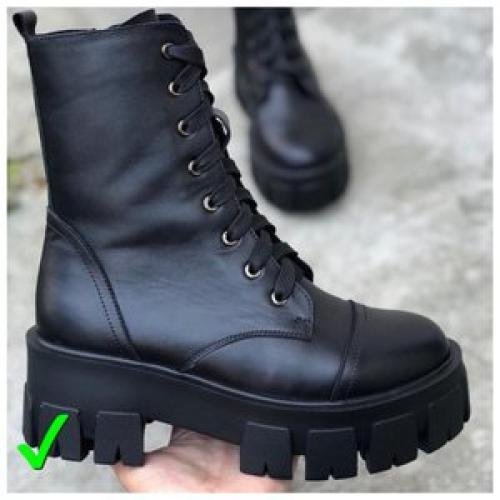 С чем носить ботинки на каблуке со шнуровкой. Какие ботинки со шнурками считаются модными?