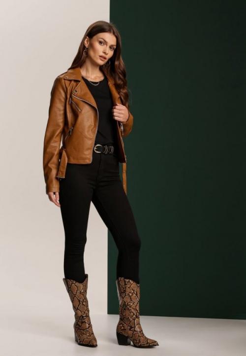 С чем носить коричневую куртку женщинам. С чем модно носить коричневую кожаную куртку в 2021