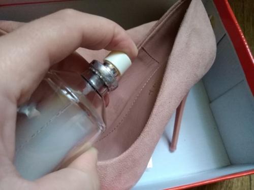 Как растянуть замшевые туфли в домашних условиях. Как растянуть замшевые туфли, которые жмут, в домашних условиях