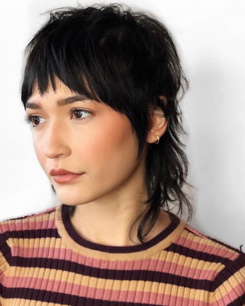 Кому подходит челка-шторка на маленький лоб. Подходящие прически