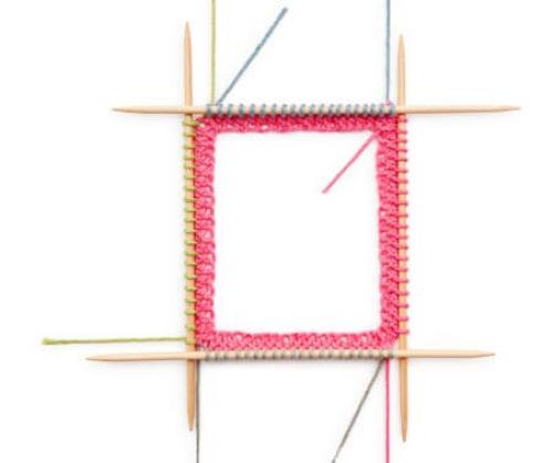 Вязание украшений спицами на шапки: мастер-класс для начинающих 07 Вязание украшений спицами на шапки: мастер-класс для начинающих 07