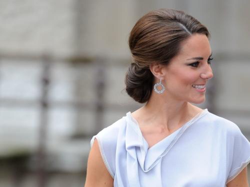 Челка на две стороны 2025: как это возможно 19 Челка на две стороны 2025: как это возможно 19