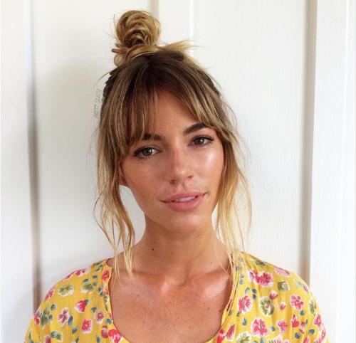 Как идеально выбрать челку-шторку для круглого лица 17