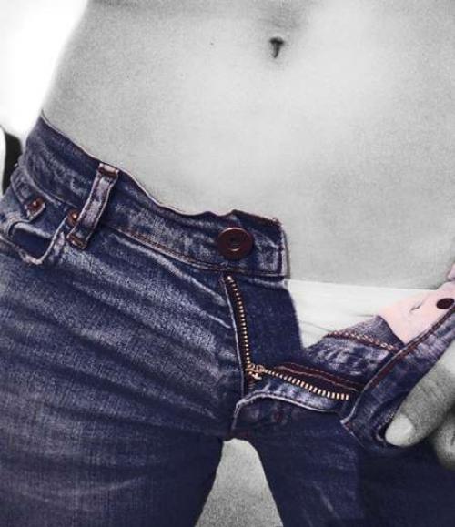С какой стороны пуговица на женских джинсах. Как отличить мужские джинсы от женских