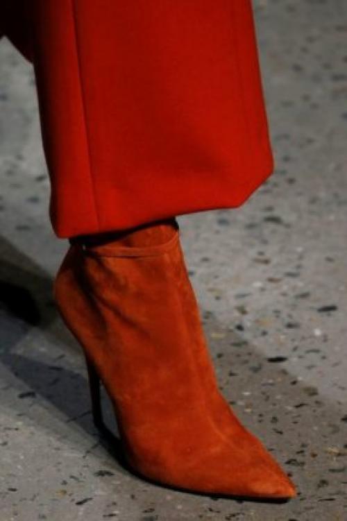 Замшевые сапоги короткие. Лучшие модели и цвета