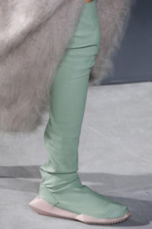 Замшевые сапоги короткие. Лучшие модели и цвета