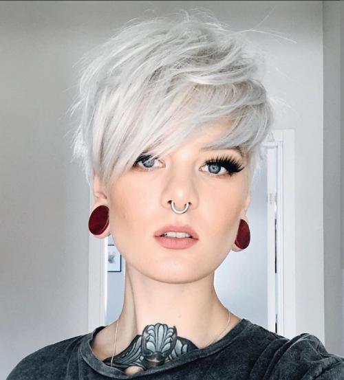 Какие тенденции в челках сохранятся с прошлого сезона. Короткие женские стрижки 2025