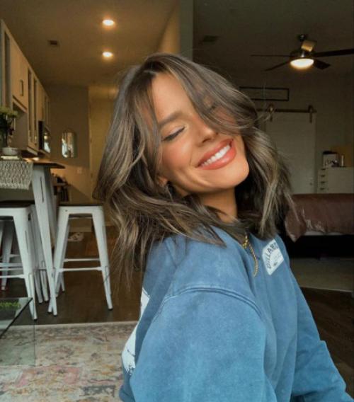 Можно ли делать челку шторку для любого типа волос. 20 модных стрижек с длинной челкой-шторкой для любого типа волос