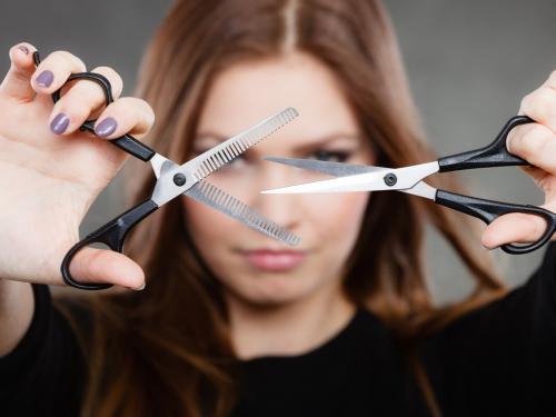 Челка шторка на две стороны: преимущества и особенности 14