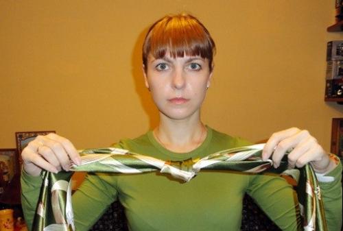 Как красиво завязать квадратный платок на шее. Как завязать платок на шее разными способами ?