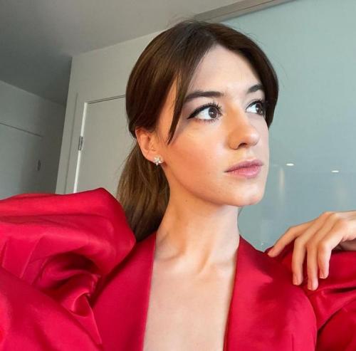 Как понять, идёт ли тебе чёлка-шторка: советы и рекомендации 04