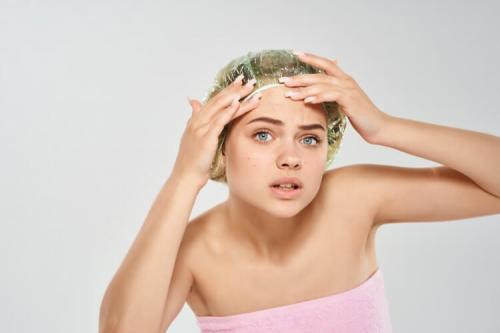 Как лечат патологии, связанные с Челкой шторкой на Большом лбу. О чем говорят прыщи на лбу?