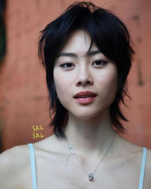 Челка шторка на Большой лоб: анатомическое исследование 10