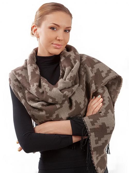 Как красиво завязать палантин на верхнюю одежду. Как правильно завязывать палантин, с чем его лучше носить