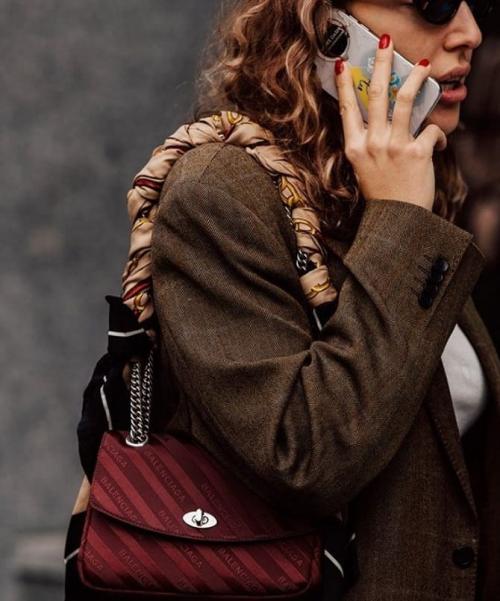 Как сочетать платок с другими зимними вещами. Как носить платок зимой: модные приемы на каждый день