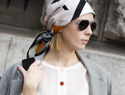 Как выбрать платок, который будет одновременно теплым и стильным. Как носить платок зимой: стильная альтернатива шапке