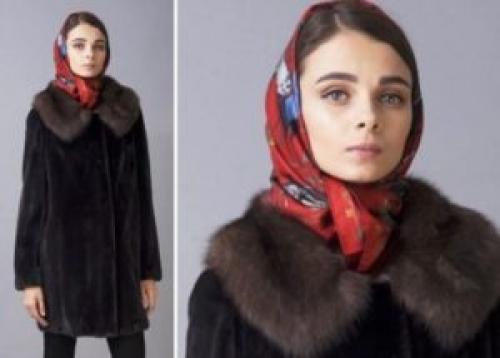 Как завязать шарф на пальто с головой. Как носить платок на голове с пальто