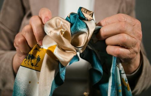 Какие способы завязывания теплого платка подходят для официальных мероприятий. 10 способов красиво завязать платок