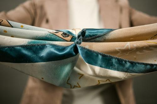 Какие способы завязывания теплого платка подходят для официальных мероприятий. 10 способов красиво завязать платок