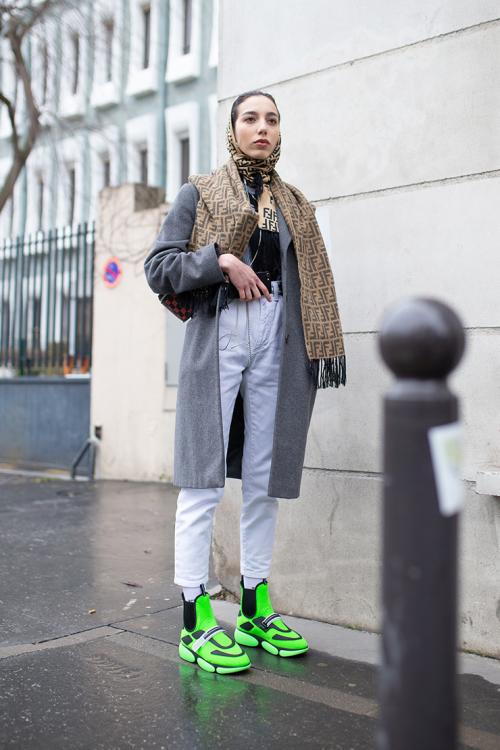 Как завязать палантин с пальто. Как красиво завязать палантин на пальто 33