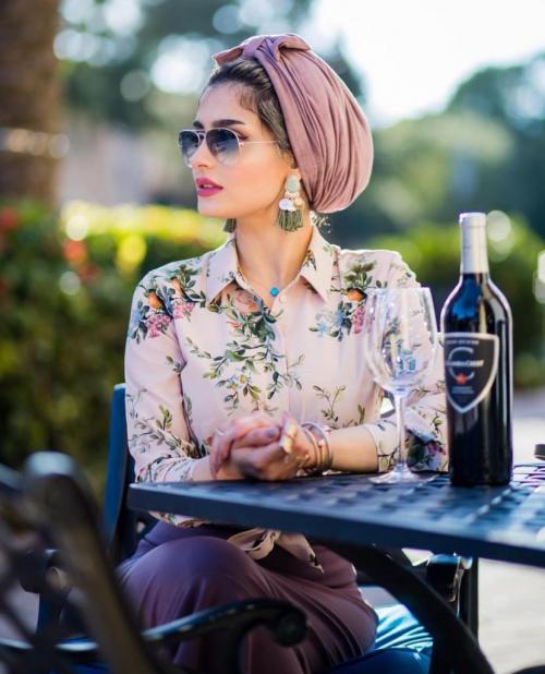 Как Красиво Завязать Квадратный Шарф на Голову: Пошаговое Руководство 05