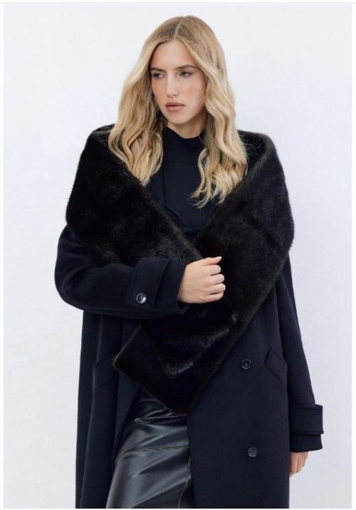 Как выбрать подходящий шарф для разных стилей одежды в 2025 году. Что в тренде сейчас?